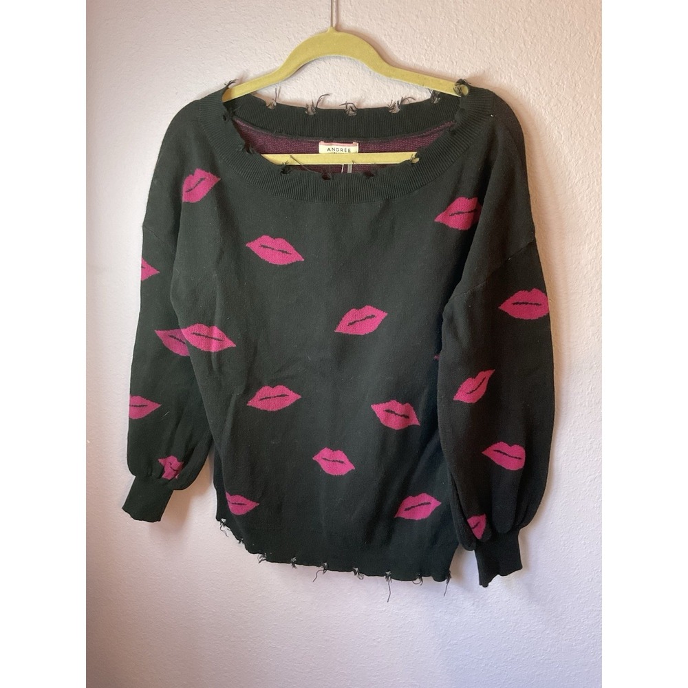 Umgee Distressed Black Sweater Hot Pink Lips Size Small Top Valentine's‎ Day